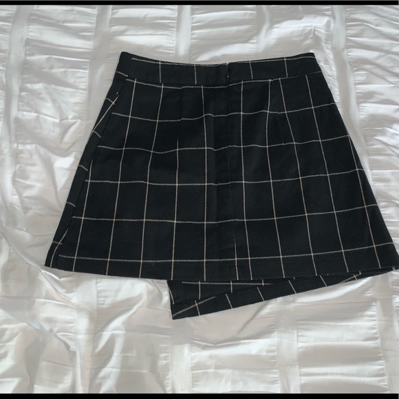 3 for 22! 💎 Asymmetrical Gingham Forever 21 Skirt - Picture 2 of 3